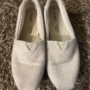 TOMS Women's Cream Slip-On Shoes